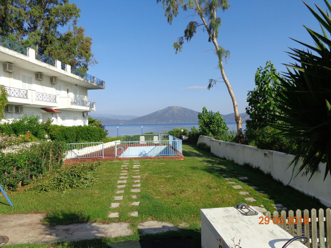 Others 3, Porto Kairis, Central Greece