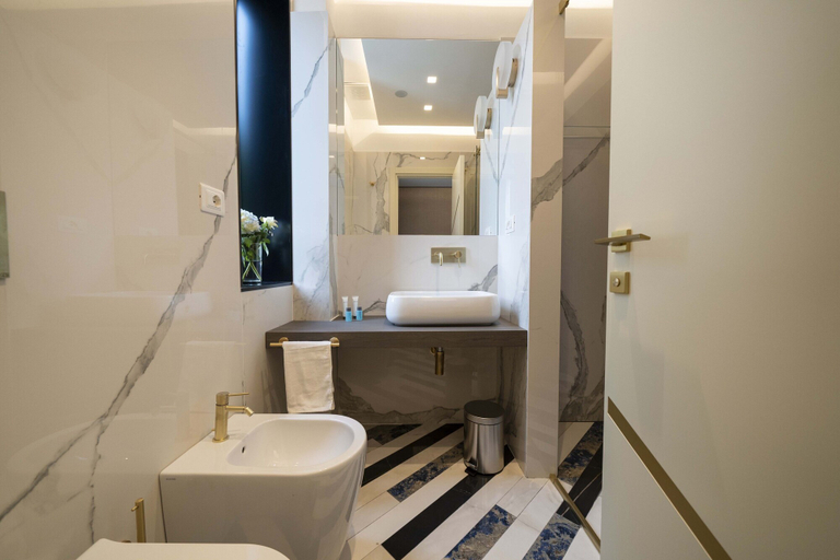 Bathroom 5, Cala Moresca Hotel, Napoli