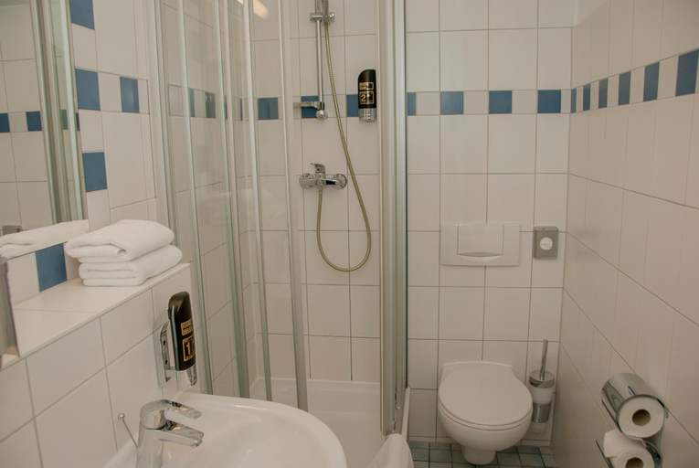 Bathroom 4, Elbbrucken Hotel, Hamburg