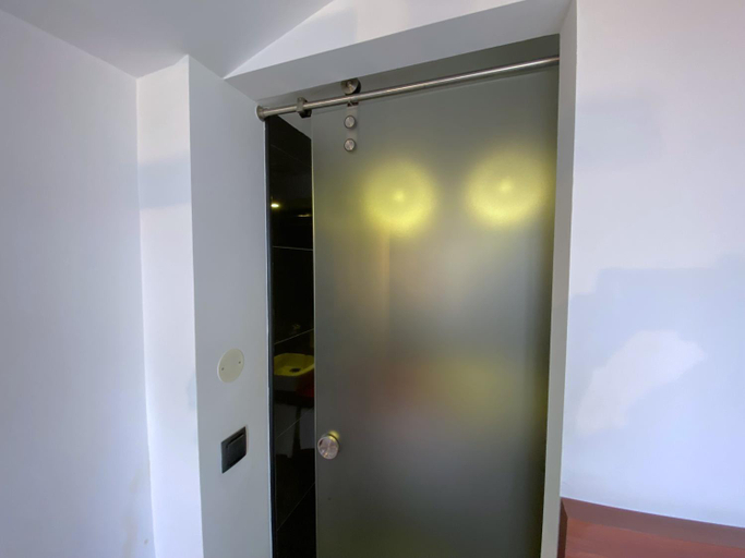 Bathroom 5, Hotel Oceano, Nazaré