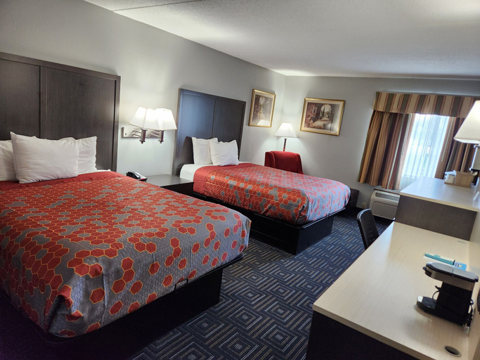 Bedroom 1, Twin Cities Inn, Ramsey