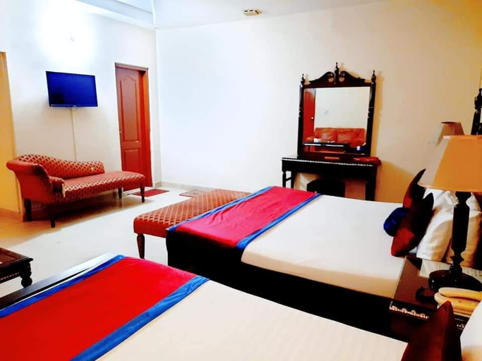 Others 3, New Pakeeza Hotel, Lahore