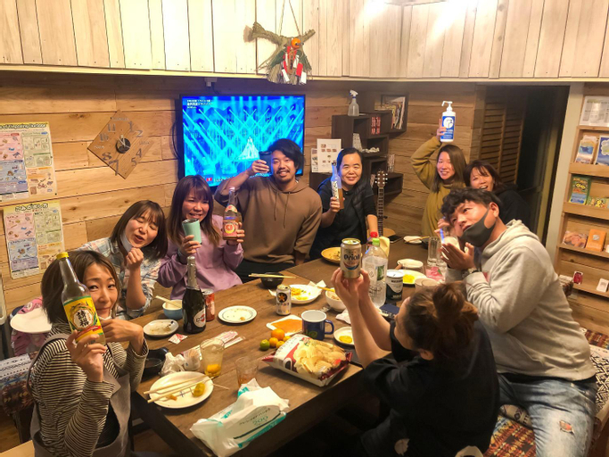 Food & Drinks 15