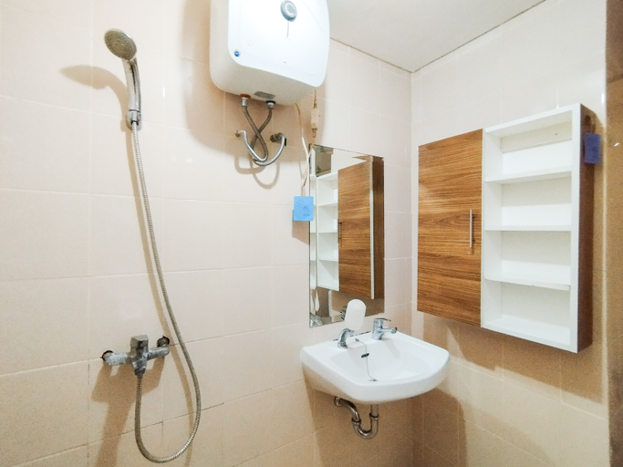 Bathroom 5, Homey 1BR Apartment at Parahyangan Residence By Travelio, Bandung