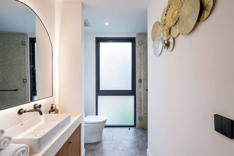 Bathroom 6