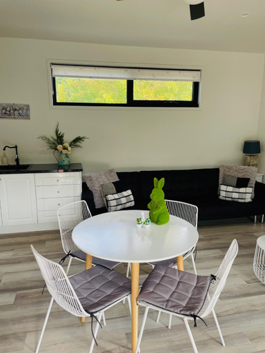 3, Farm Stay POPLAR Cottage at Wilindi Estate, Melbourne