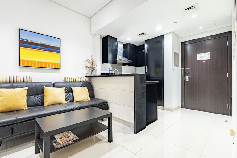 Living area 3, SuperHost - Chic Studio on the 16th Floor in Business Bay, Dubai