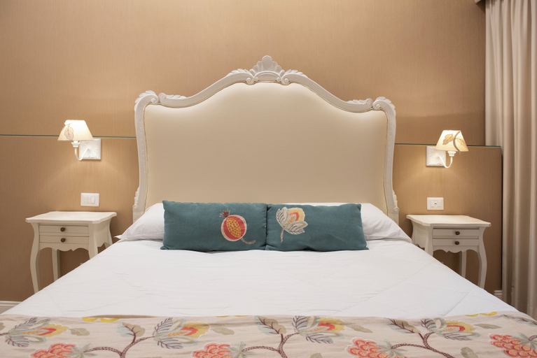 Bedroom 4, Certosa Suite, Napoli