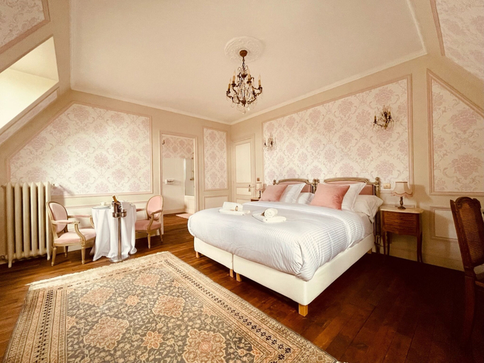Bedroom 2, Château du Prieuré - Évecquemont, Yvelines