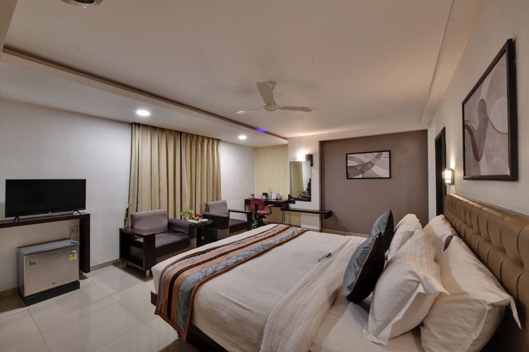 Bedroom 3, Click Hotel Yuvraj, Surat