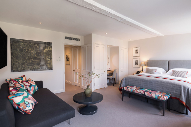 Bedroom 3, Old Bank Hotel, Oxfordshire