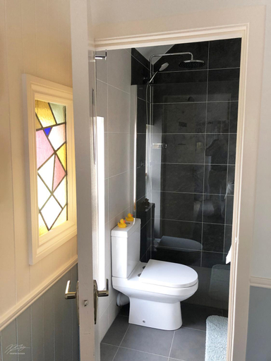 Others 3, Westend Bar & select accommodation