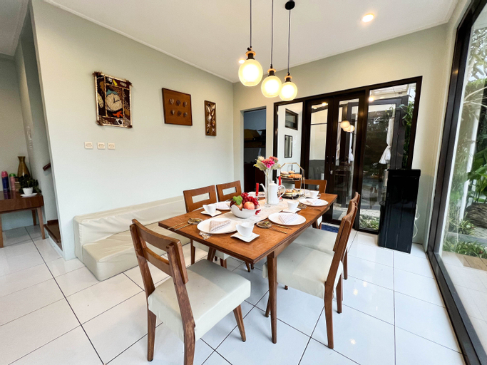 Dining Room 23
