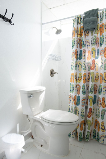 Bathroom 3, Flamenco Beach 2BDR Oceanfr Pool Parking