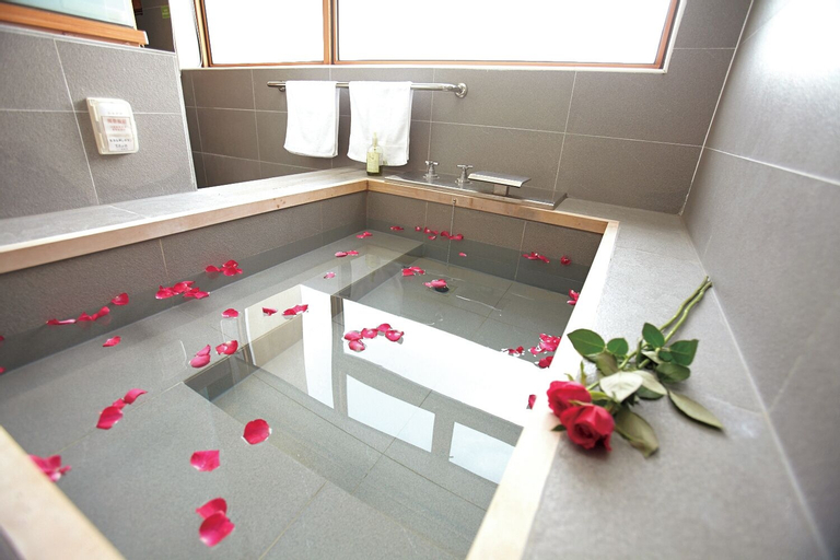 Bathroom 9