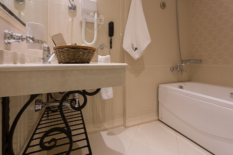Bathroom 4, Therma Palace - Hotel & SPA, Balchik