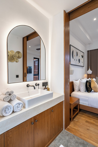 Bathroom 8