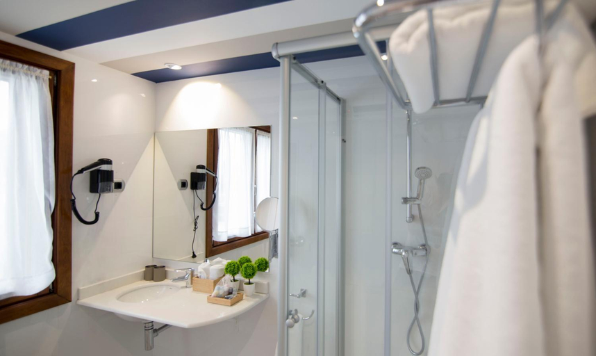 Bathroom 4, Hotel Boutique Bahia de Plentzia, Vizcaya