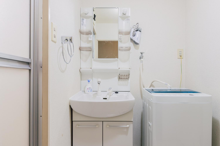 Bathroom 2, Park Residence Omori, Ōta