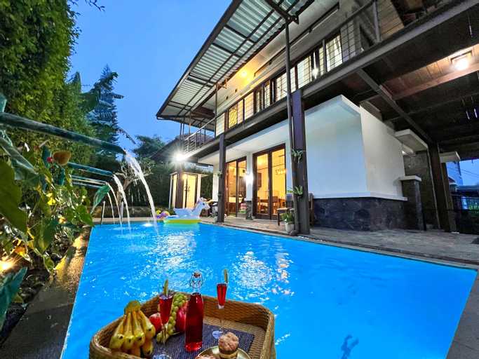 Swimming Pool 21