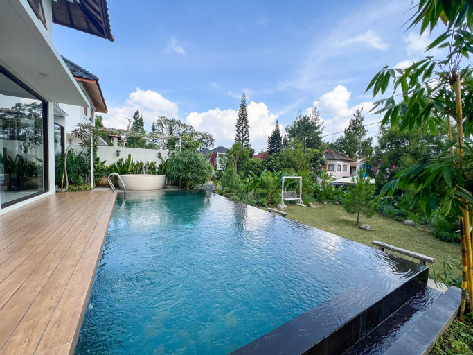 Swimming Pool 8