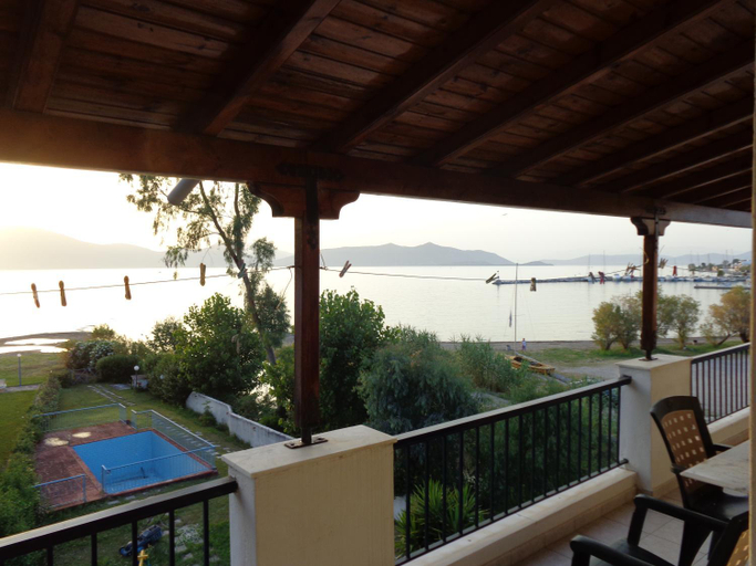 Others 4, Porto Kairis, Central Greece