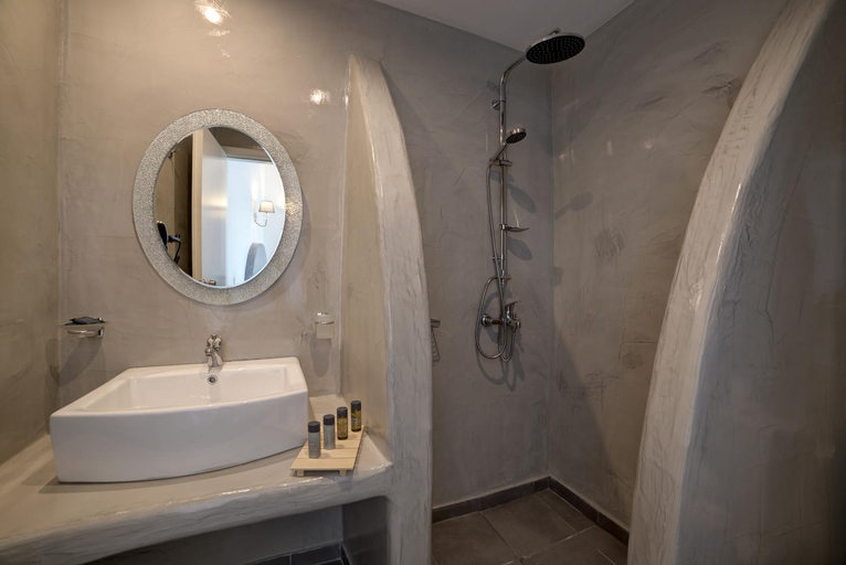 Bathroom 4, Philippion, South Aegean