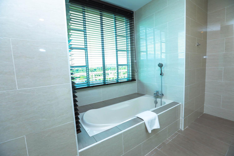 Bathroom 5, Hotel Casuarina Kuala Kangsar, Kuala Kangsar