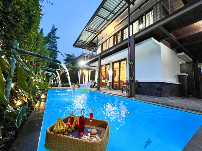 Swimming Pool 11