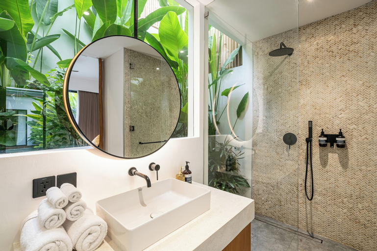 Bathroom 4