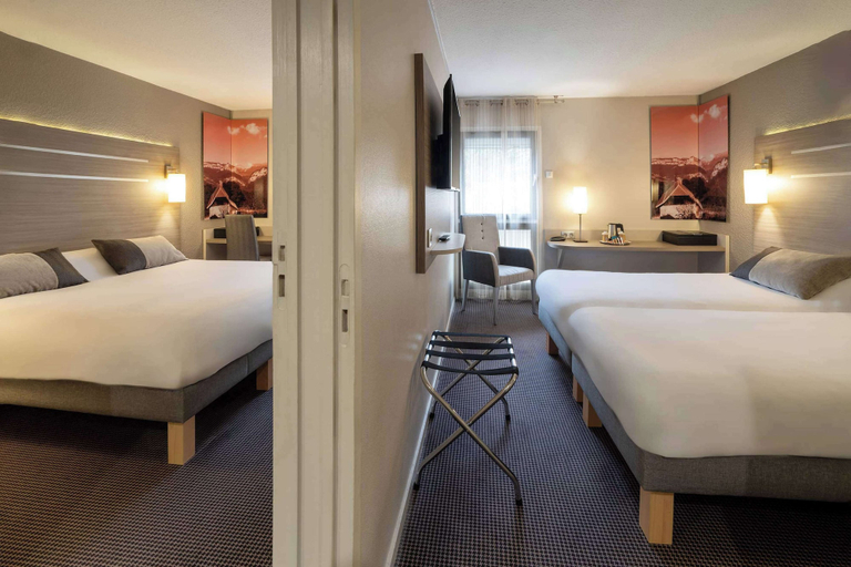 Bedroom 4, Best Western Voiron Centre, Isère