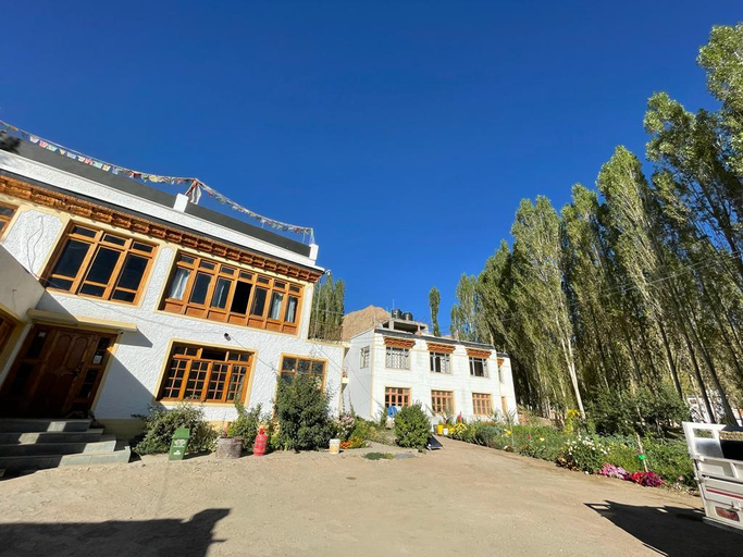 Others 4, Donskit Guest House, Leh