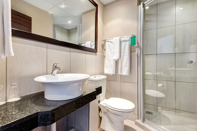 Bathroom 4, Protea Hotel by Marriott Pretoria Hatfield, City of Tshwane
