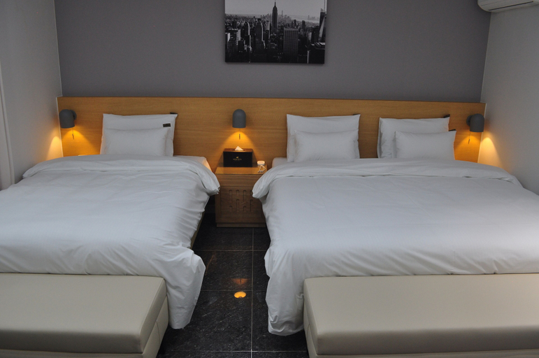 Bedroom 2, Hound Hotel Sangmu, Gwangsan