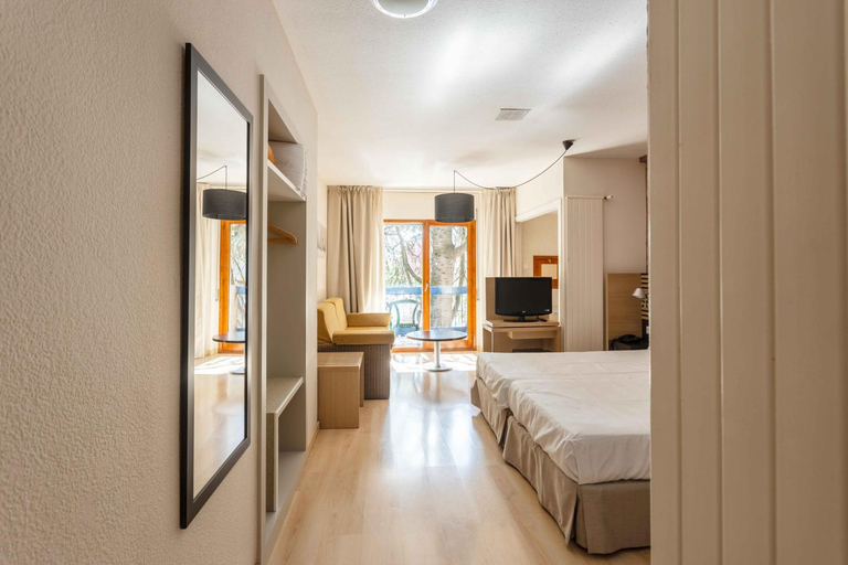 Bedroom 3, Hotel Oroel, Huesca