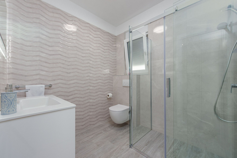 Bathroom 4, Villa Suton, Ražanac