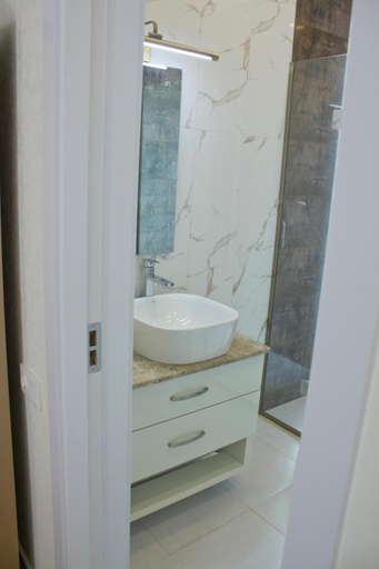 Bathroom 5, Sameba luxury, Golden View, Tbilisi