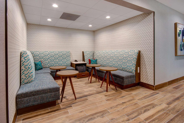 Public Area 2, Hampton Inn & Suites Ontario Rancho Cucamonga, San Bernardino