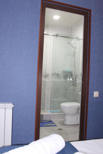 Bathroom 2, Hotel Tarasa, Tskaltubo