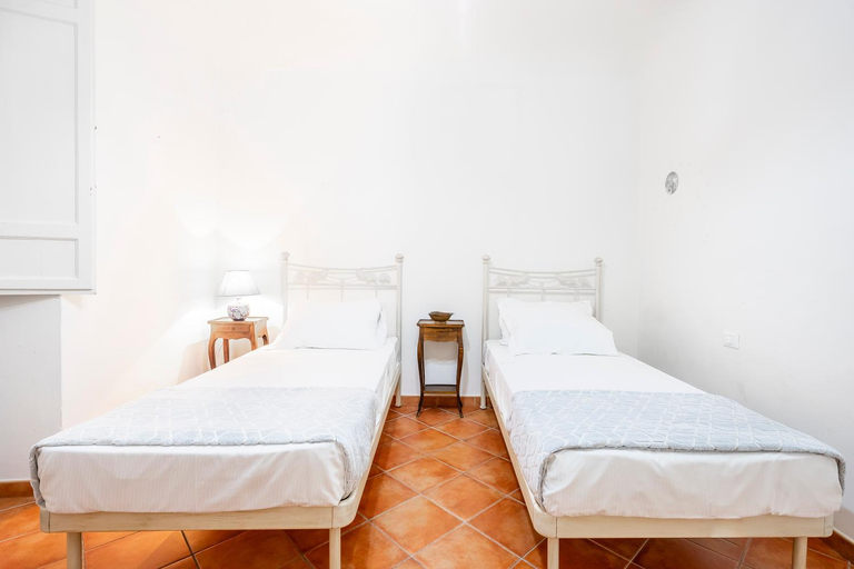 3, Piattellina 8 Apartment, Florence