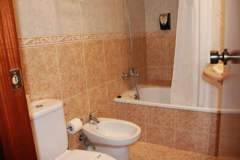 Bathroom 4, Terramar, Barcelona