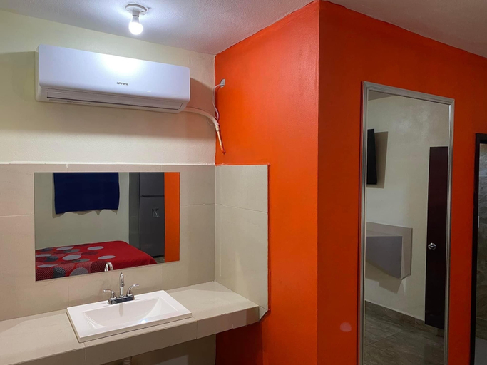 Bathroom, Hotel Roger Inn Mazatlan, Mazatlán