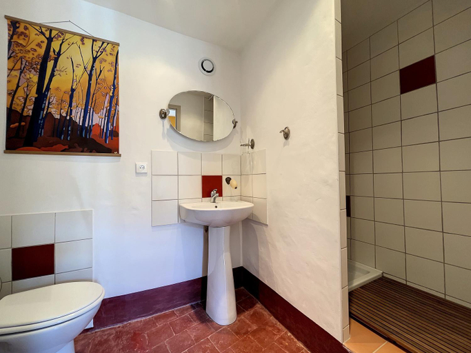 Bathroom, L'oiseau Bleu suite MERLE BLEU, Aude