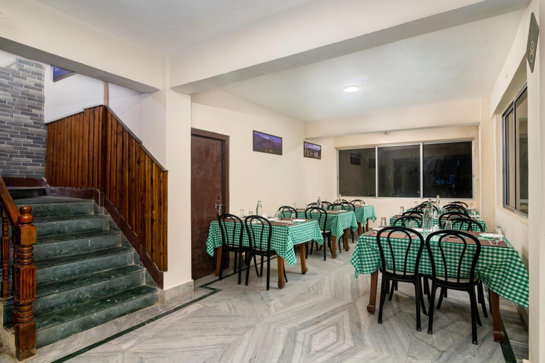 Food & Drinks 5, Muscatel Roma - 400 Mts from Mall Road, Darjiling