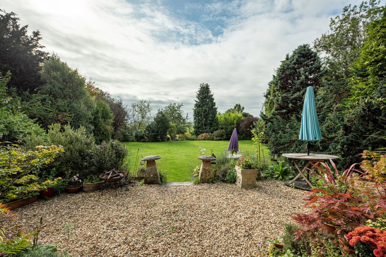 Others 5, Compton House, Somerset