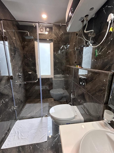 Bathroom 5, THE CEDAR VILLA, Shimla