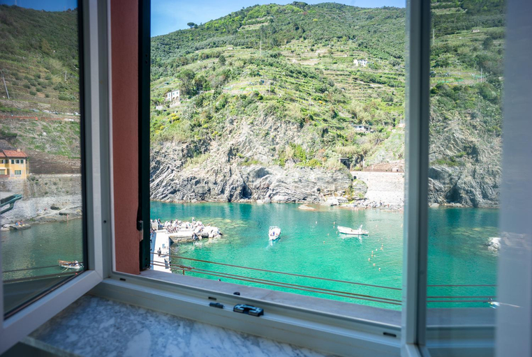 Others 4, Maemuna Sea View, La Spezia