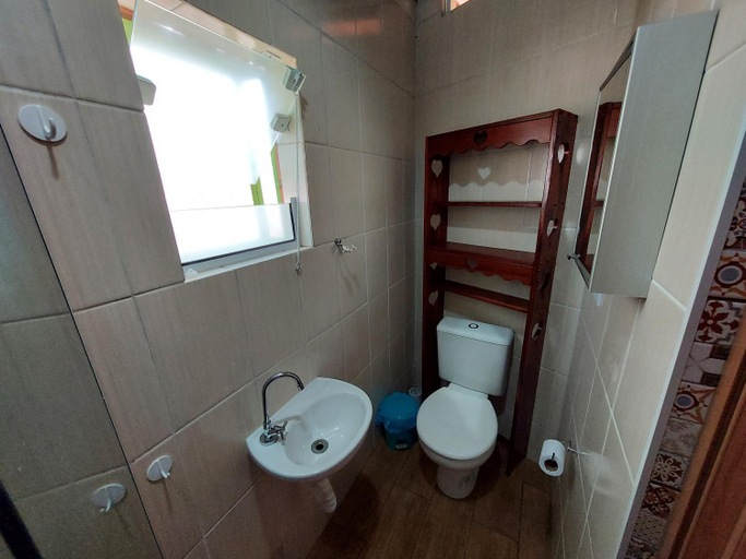 Bathroom 2, Apartamentos Ubatuba, Ubatuba