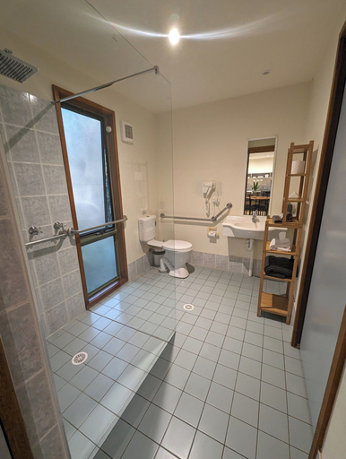 Bathroom 4, The Oasis One Mile beach, Port Stephens
