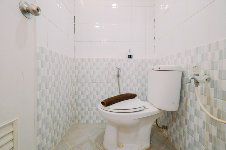 Bedroom 3, Strategic and Comfy 2BR at Green Pramuka City Apartment By Travelio, Central Jakarta